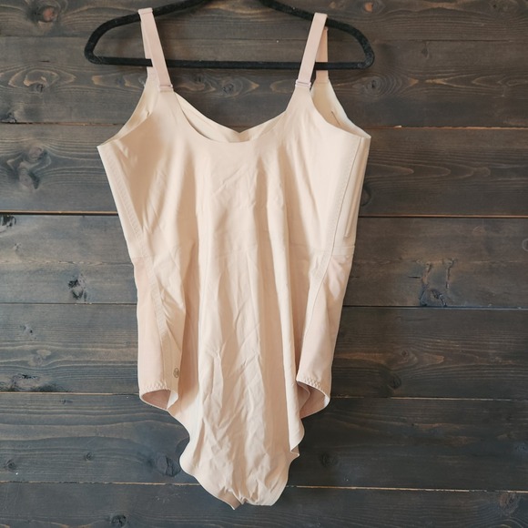 Honeylove LiftWear Cami Bodysuit Sand Size 1X Padded Adjustable Sculpt Smooth - Picture 4 of 11